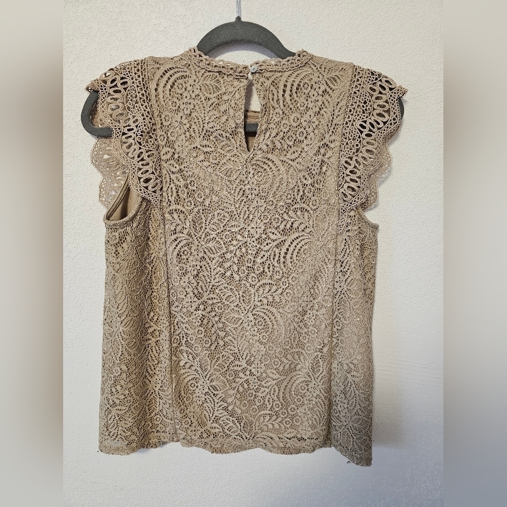 Cable & Gauge Nude Color Lace Top with Cap Sleeve Women's Size Medium - Picture 3 of 9